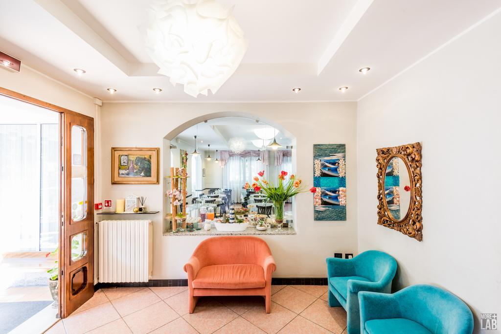 B&B Hotel Souvenir Чезенатико Экстерьер фото